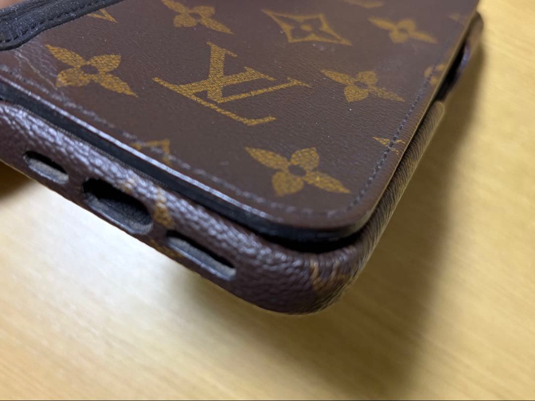 LOUIS VUITTON iPhone 15 PRO フォリオ ケース 手帳