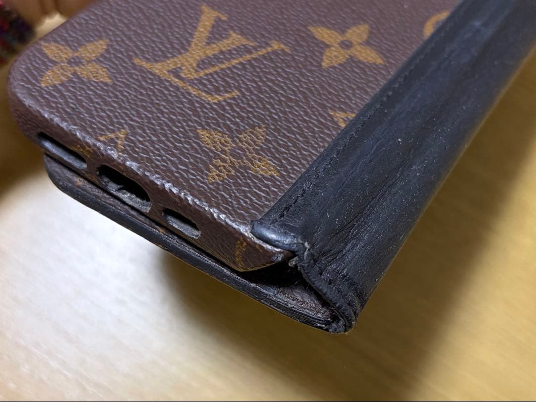 LOUIS VUITTON iPhone 15 PRO フォリオ ケース 手帳