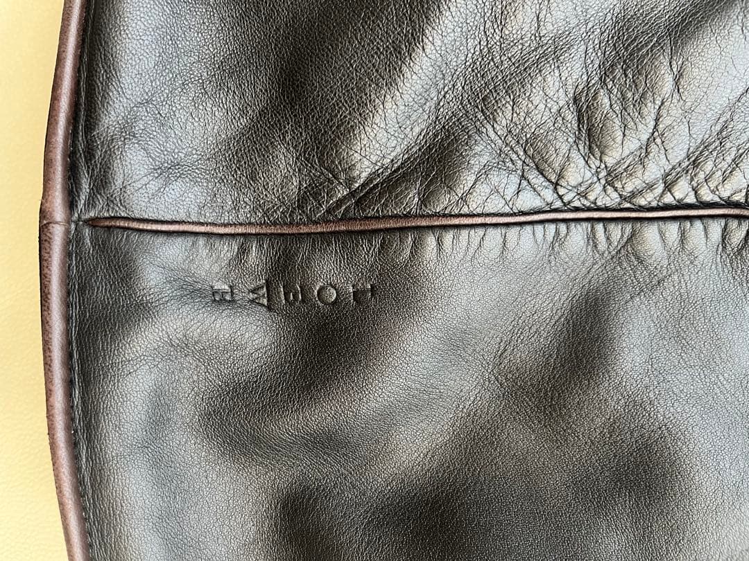 LOEWE 黒レザー巾着型ショルダーバッグ