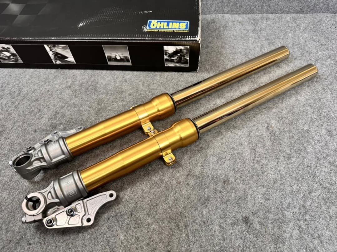 期間限定出品　オーリンズ　OHLINS フロントサスペンション　ZRX