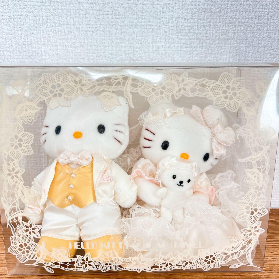 Sanrio ハローキティ ウェディングドール　ぬいぐるみ　タキシード・ドレス
