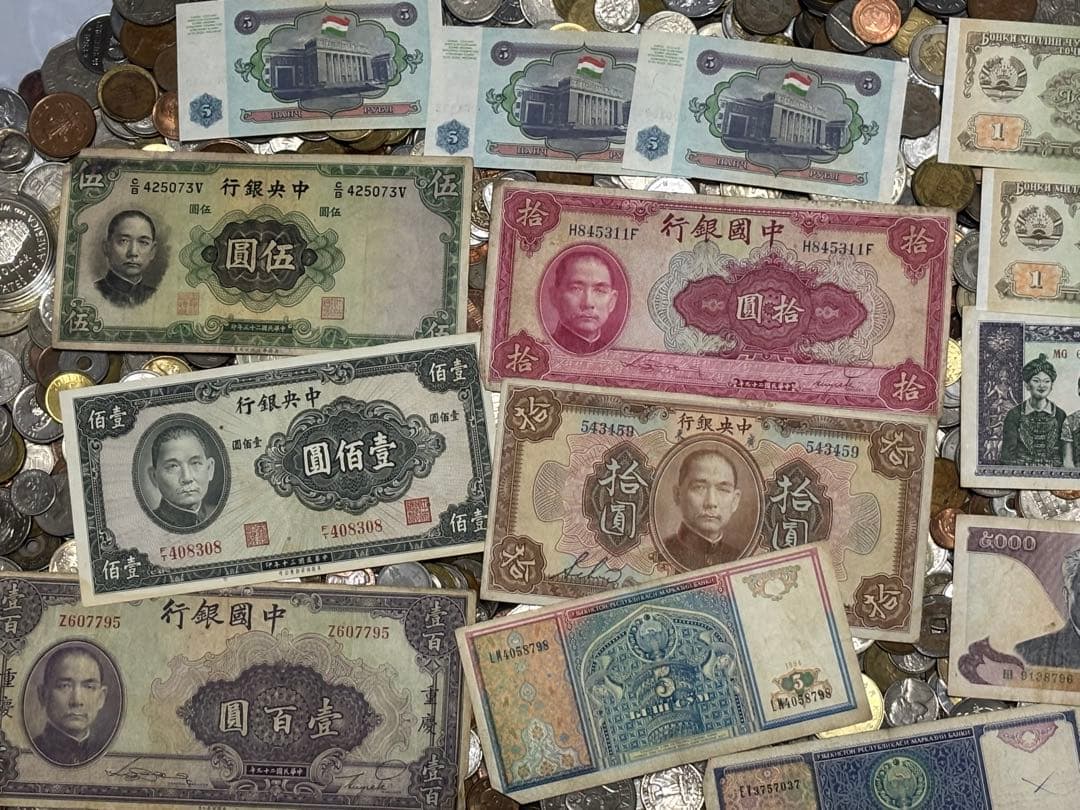 ま*お様 古銭　外国　銀貨　海外古札　その他メダルなど　まとめて　13.5