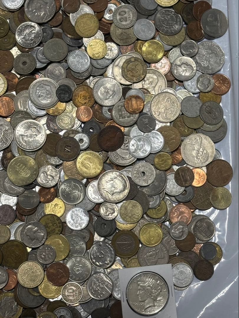 ま*お様 古銭　外国　銀貨　海外古札　その他メダルなど　まとめて　13.5