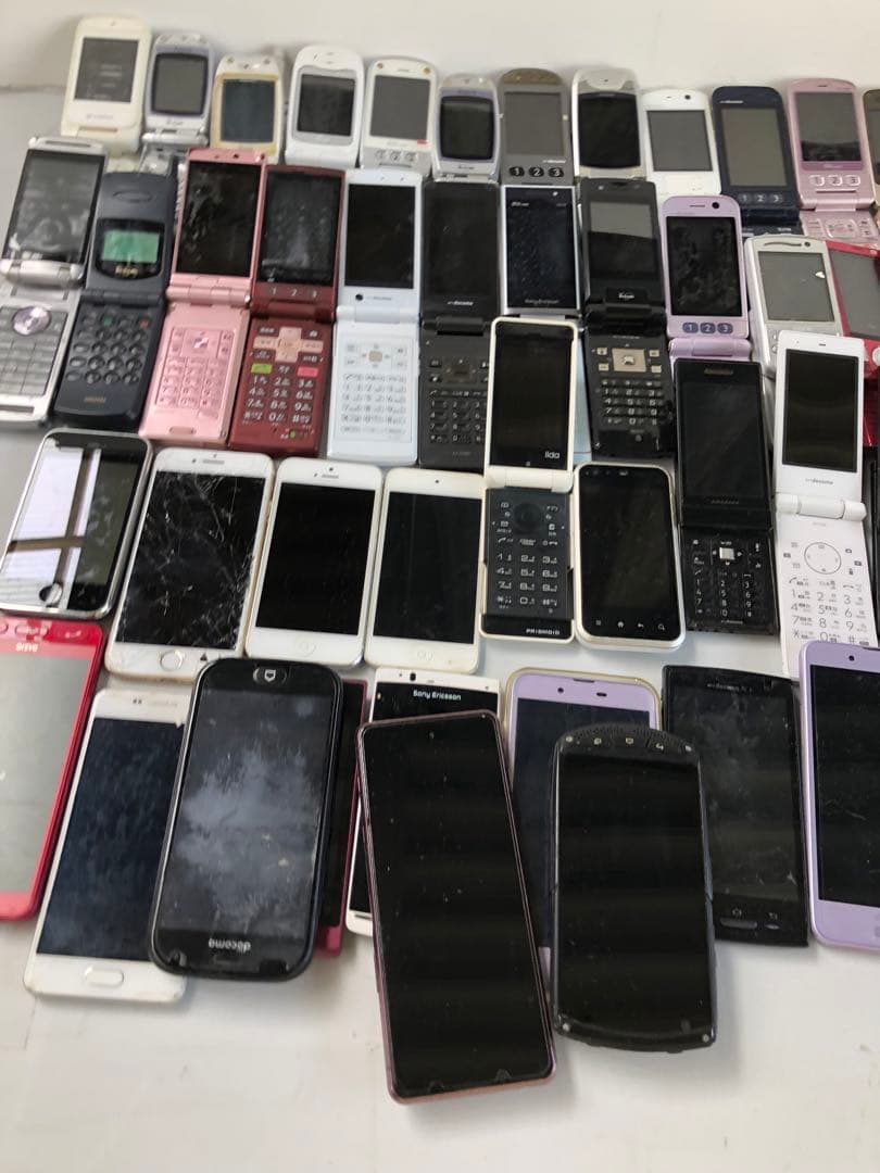 携帯電話　45点　ジャンク品　まとめ売り(D181)