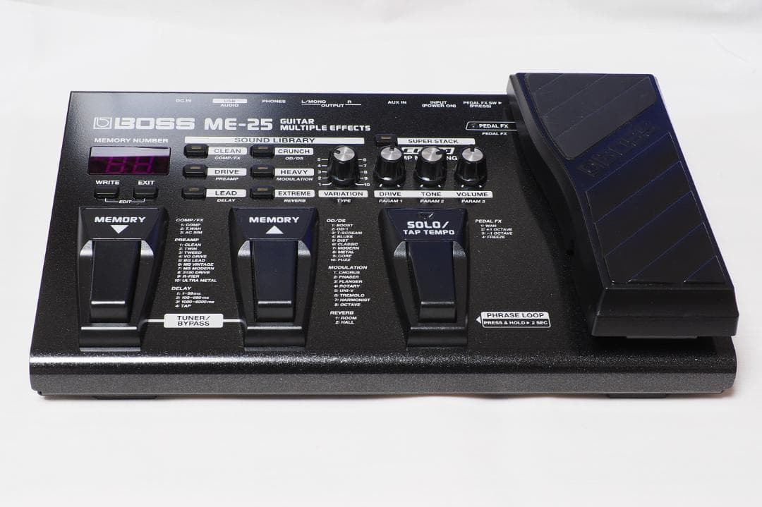 BOSS ME-25（マルチエフェクター）