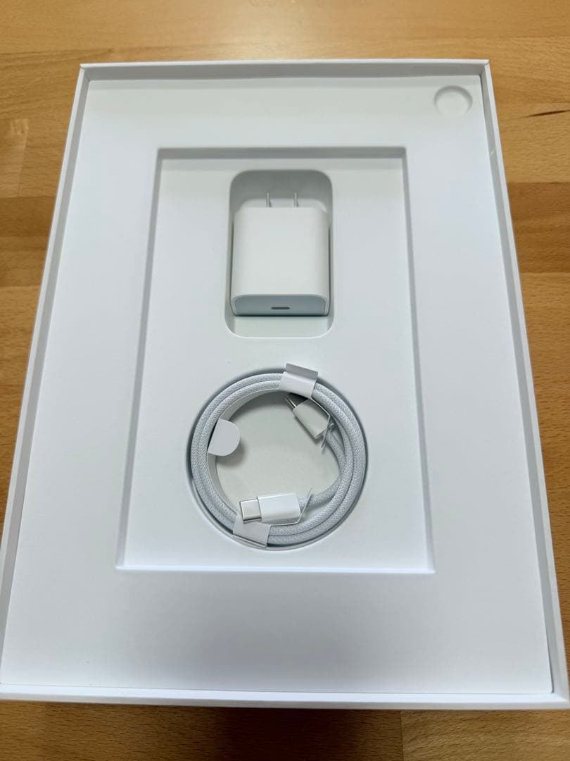 iPad Air 11インチM2 wifiブルー/付属品未使用/最大容量100%