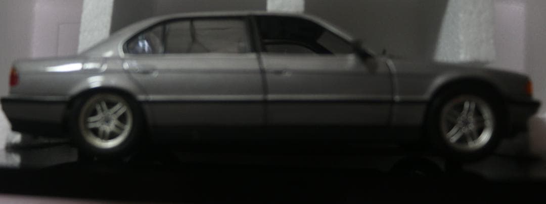 BMW特注００７　ＢＭＷ７５０IL　 1/24 　限定品　中古品