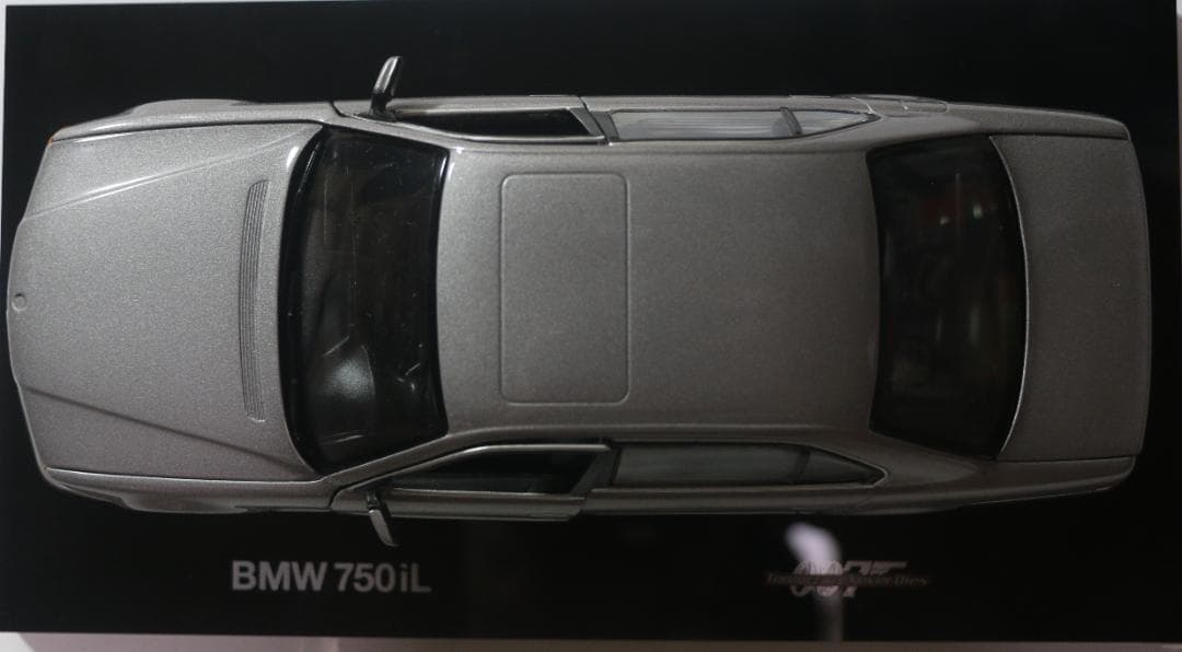 BMW特注００７　ＢＭＷ７５０IL　 1/24 　限定品　中古品