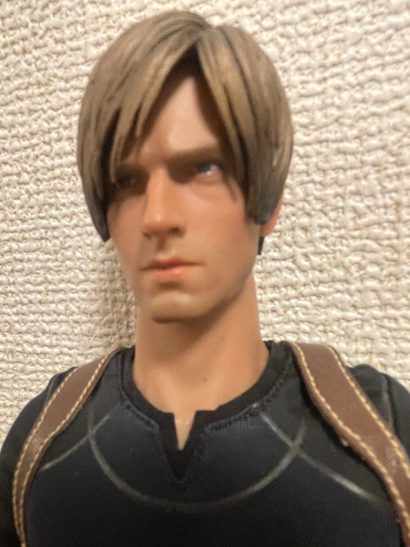 レオン・S・ケネディ フィギュア　1/6 RE4 バイオハザード