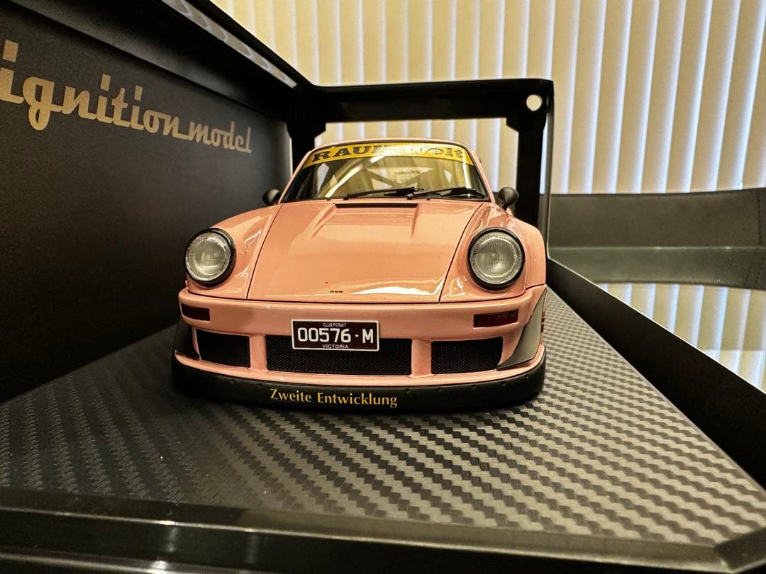 RWB930 Ignition Model 1/18 ピンク