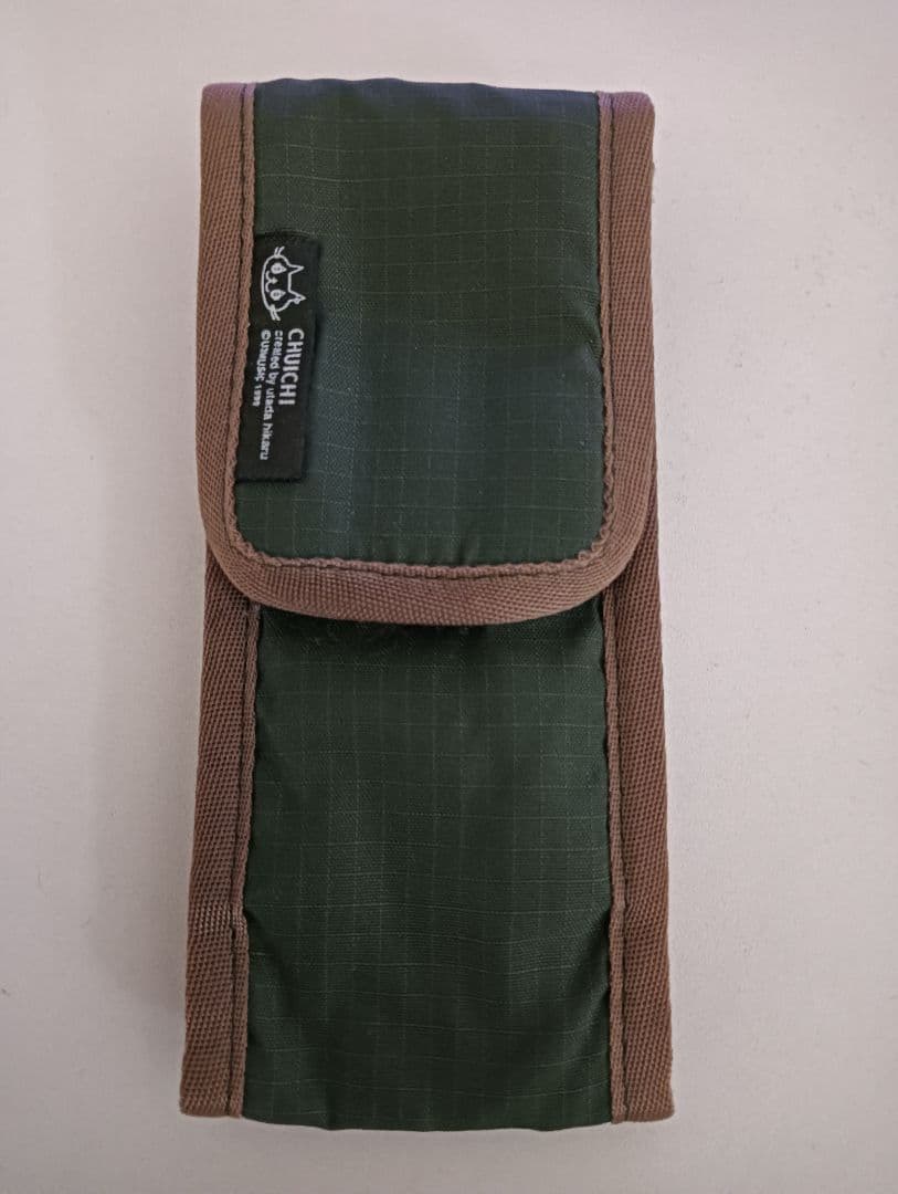 宇多田ヒカル CHUICHI 猫デザイン ガラケー携帯ケース（新品 · 未使用）