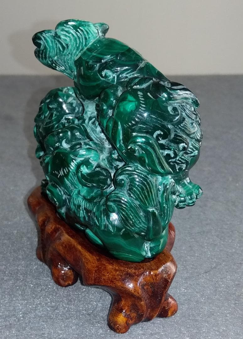 孔雀石（マラカイト）吉祥霊獣三対獅子置物 台座 極細工逸品置物