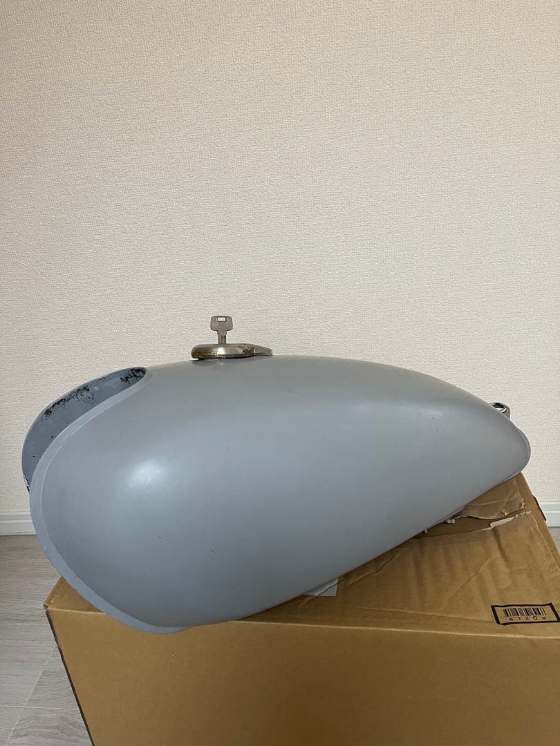 YAMAHA SR400 RH01J 3型 純正タンク　塗装ベース　サフェーサー