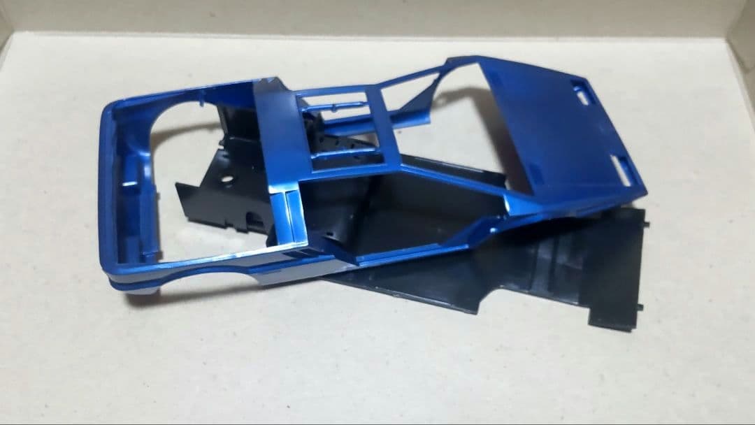 マセラティ ブーメラン アオシマ 1/20