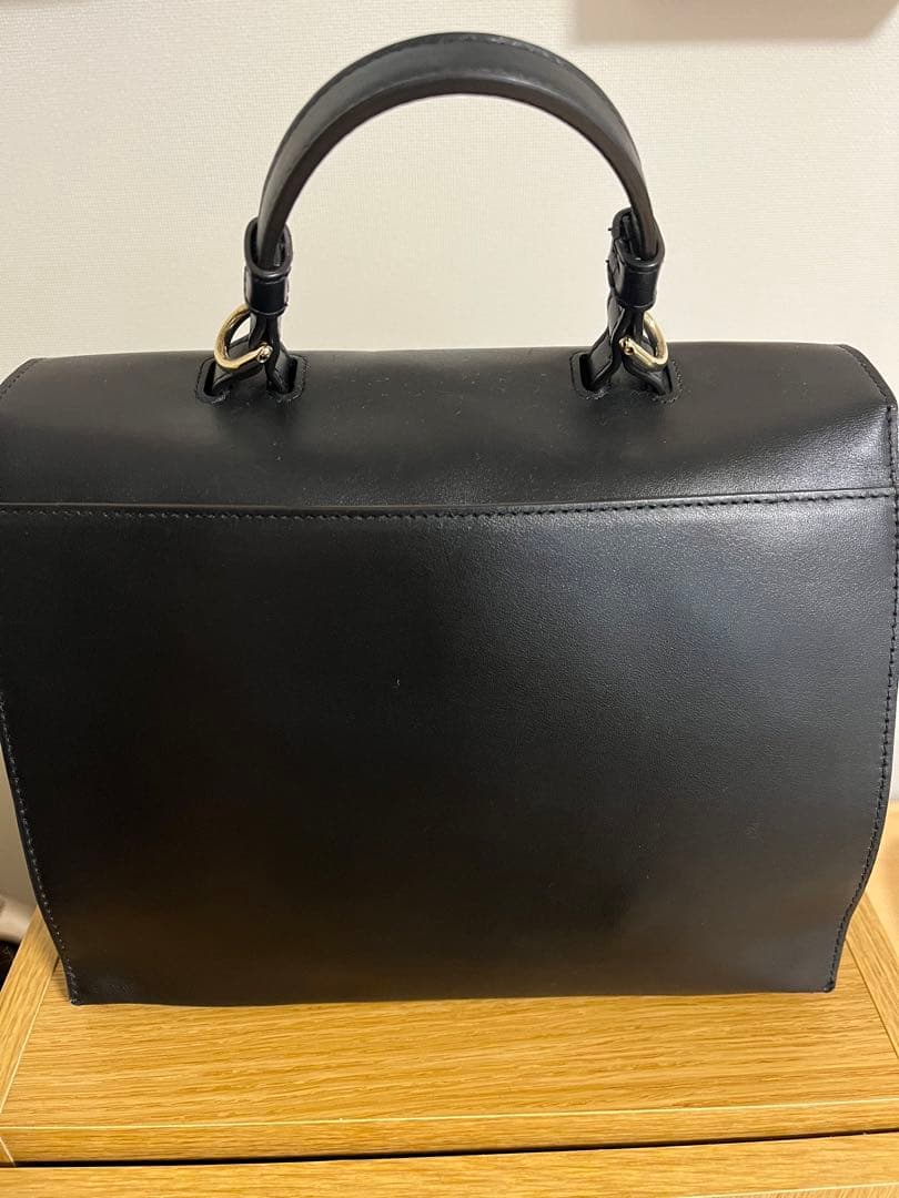 FURLA Emma ブラック カーフレザーハンドバッグ