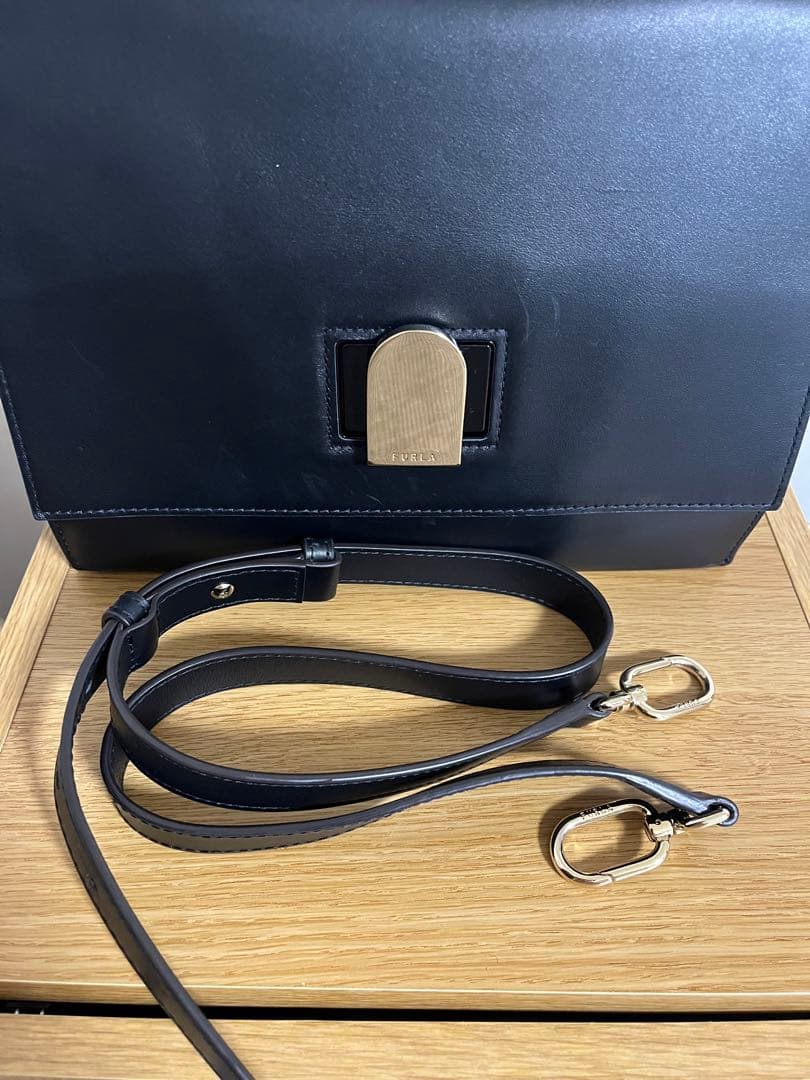 FURLA Emma ブラック カーフレザーハンドバッグ