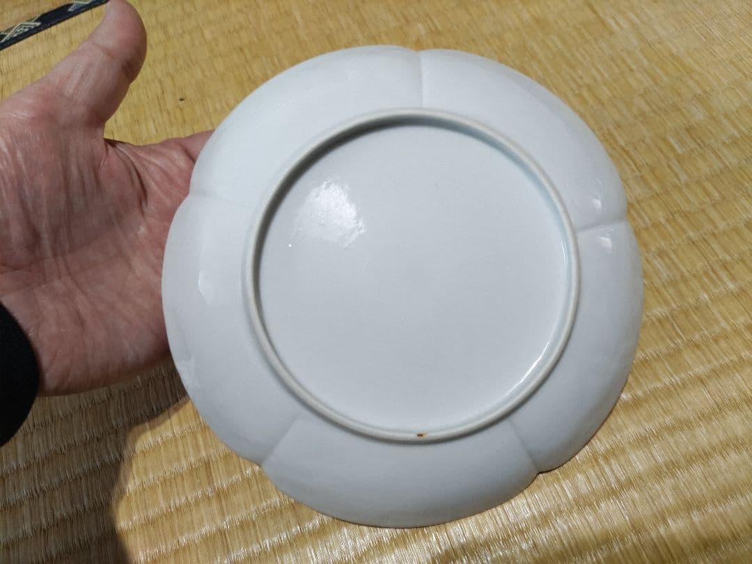 柿右衛門　白磁　陽刻　輪花皿　松竹梅　六寸皿　美品