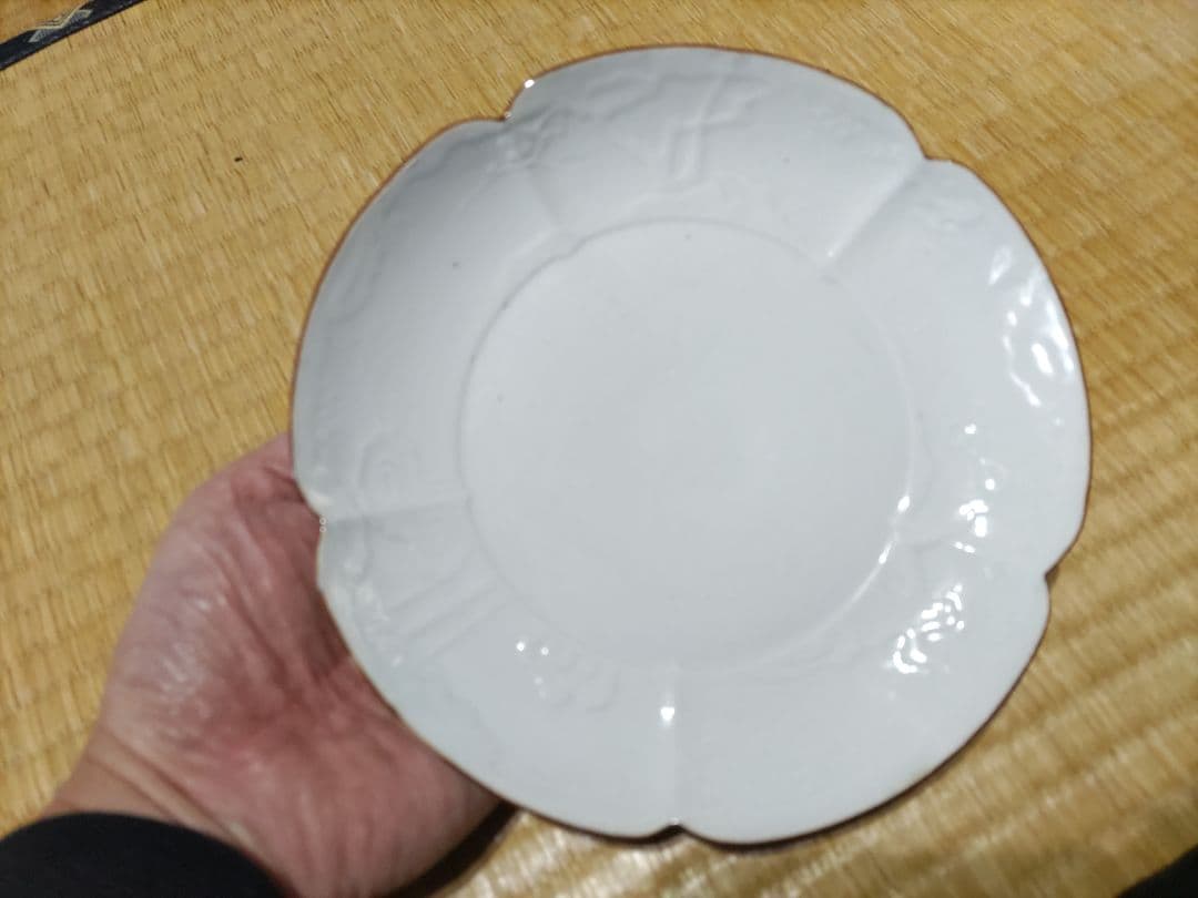 柿右衛門　白磁　陽刻　輪花皿　松竹梅　六寸皿　美品