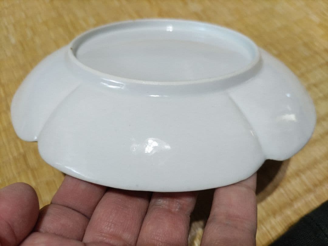 柿右衛門　白磁　陽刻　輪花皿　松竹梅　六寸皿　美品