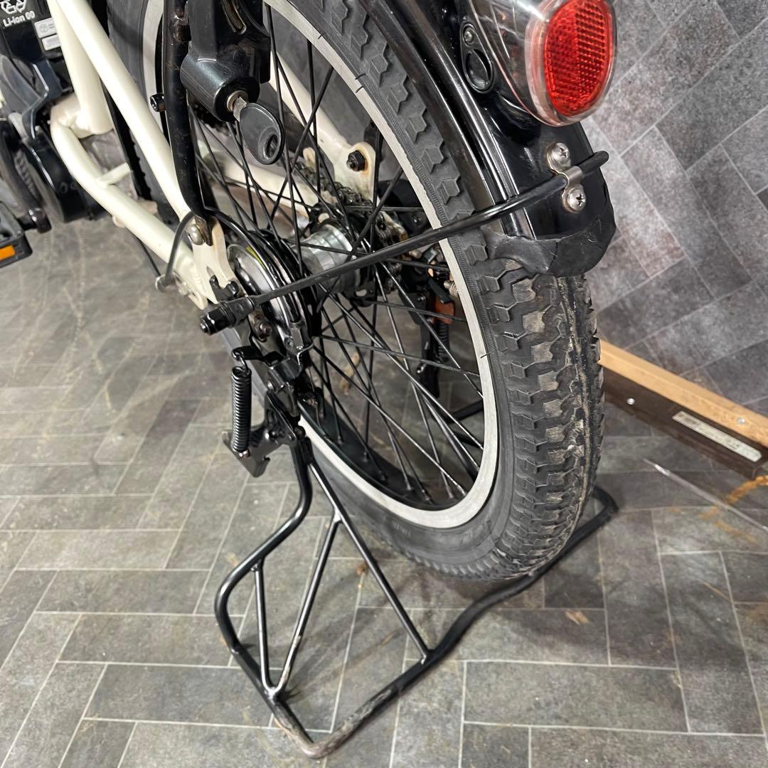 アイボリー 電動アシスト自転車 前バスケット付き