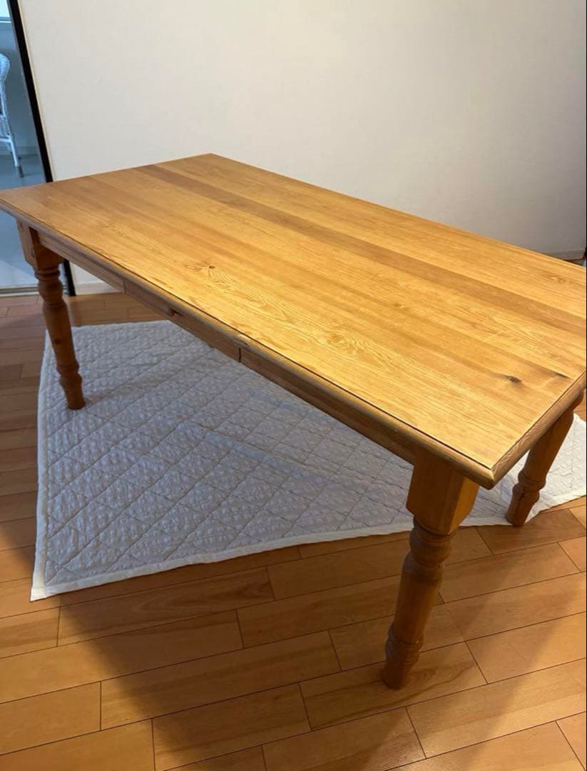 無垢材　ダイニングテーブル