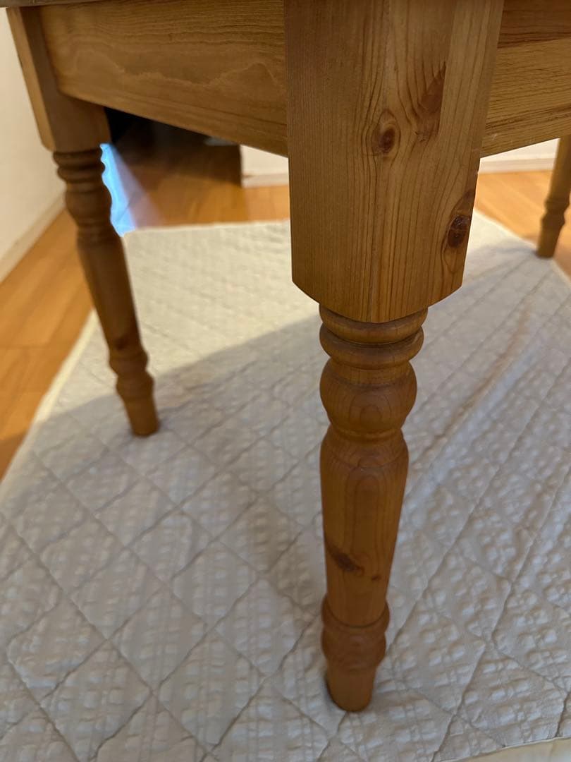 無垢材　ダイニングテーブル