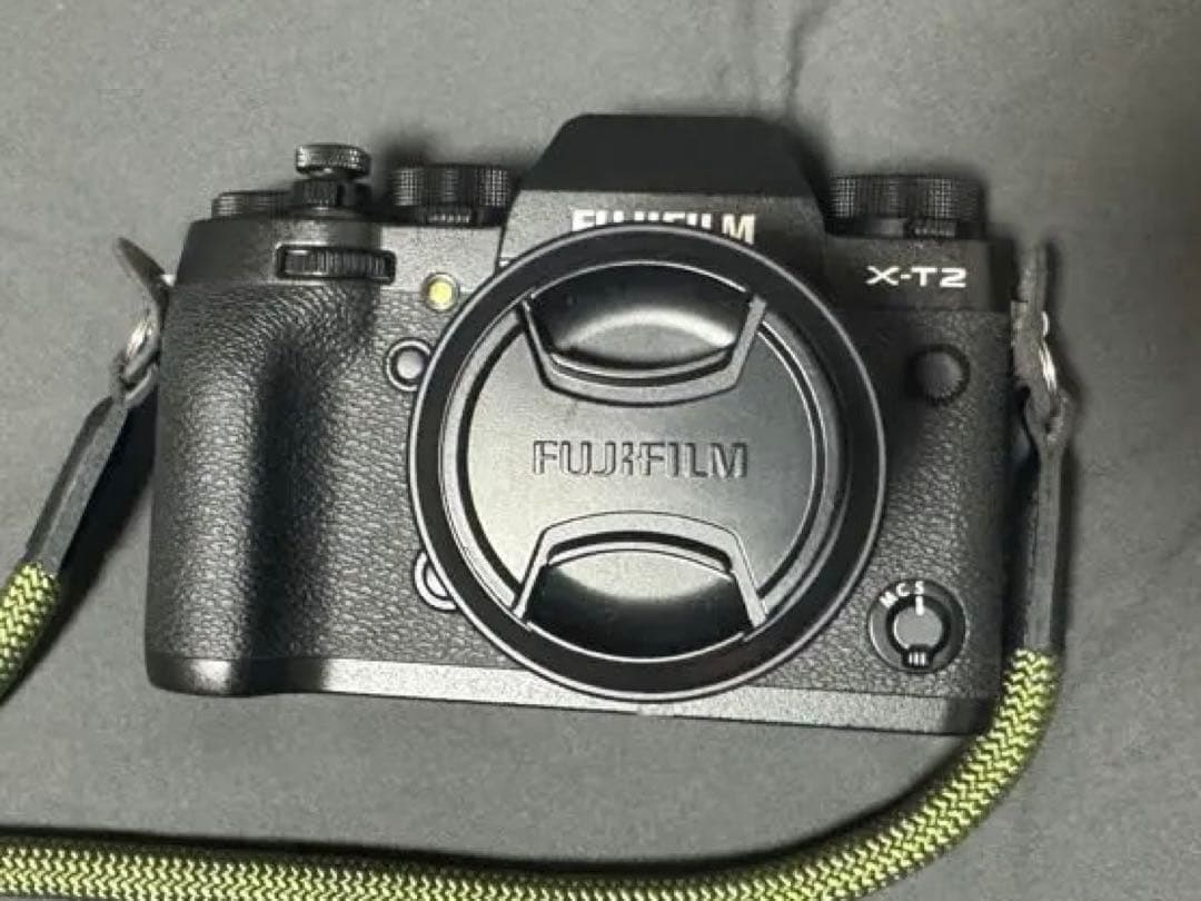 Fujifilm X-T2 ミラーレス一眼 (レンズ、ケース付き)