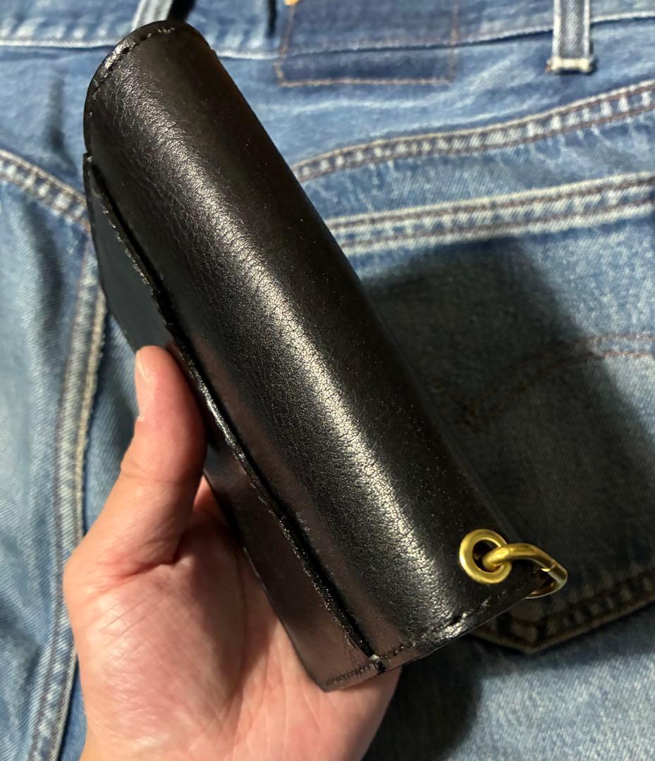 トラッカーウォレット　ミドル　シュリンク　ブラスゴールド　クロスボールコンチョ