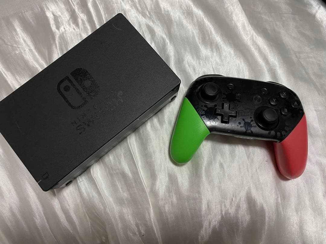 Nintendo Switch 本体 + プロコン (中古)