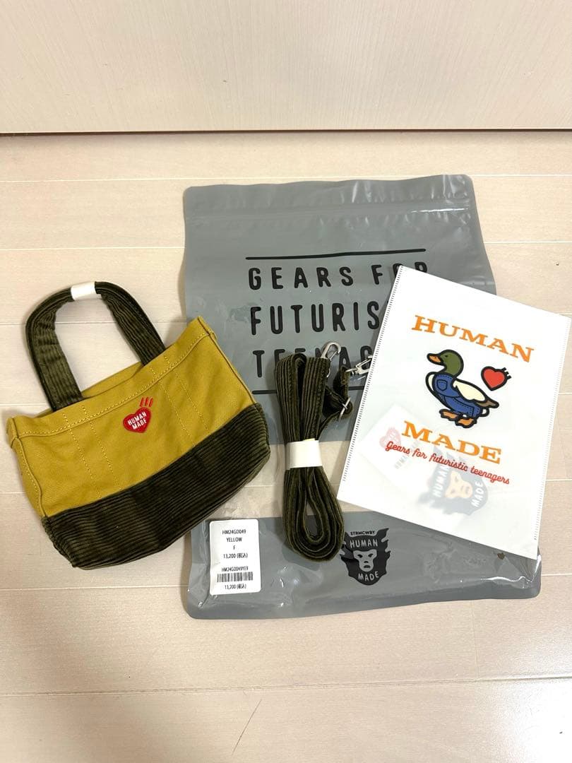 HUMAN MADE 小型バッグ カーキ・ベージュ