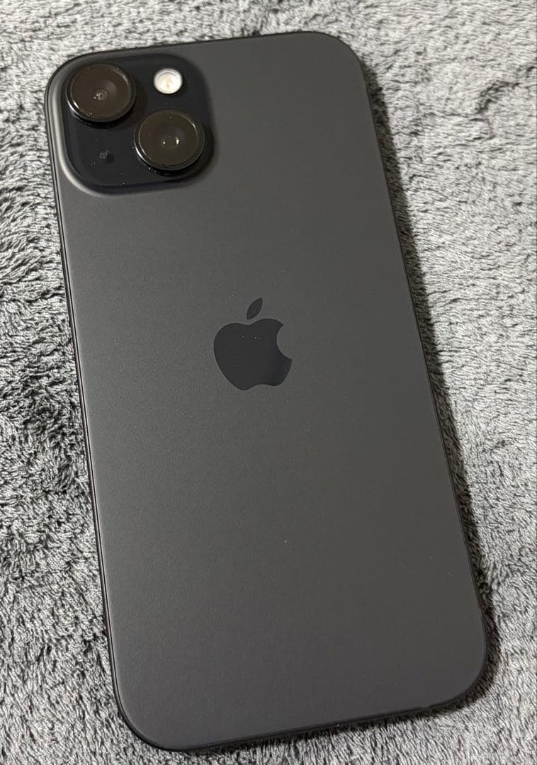 【美品】Apple iPhone 15 128GB ブラック本体