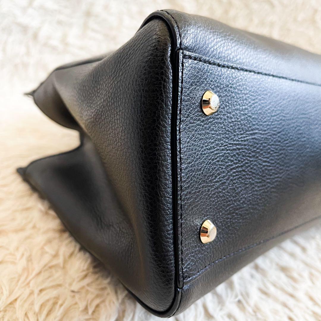 【美品】agnes b VOYAGE ハンドバッグ シボ革 ブラック チャームJ