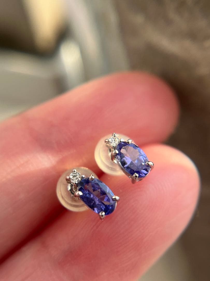 新品pt900タンザナイト0.52ctダイヤモンドピアス