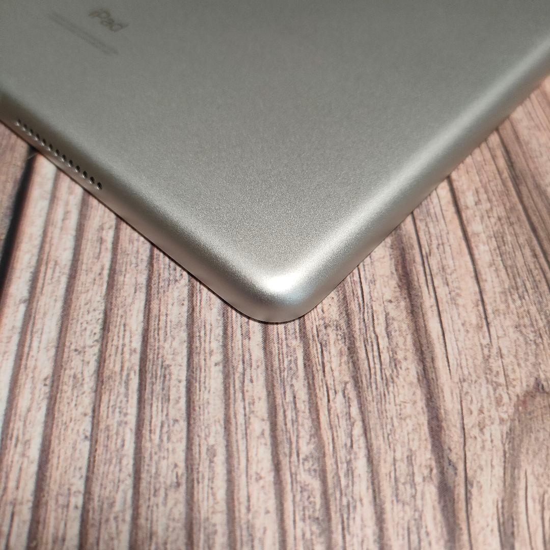 iPad 第7世代 32GB SIMフリー 美品