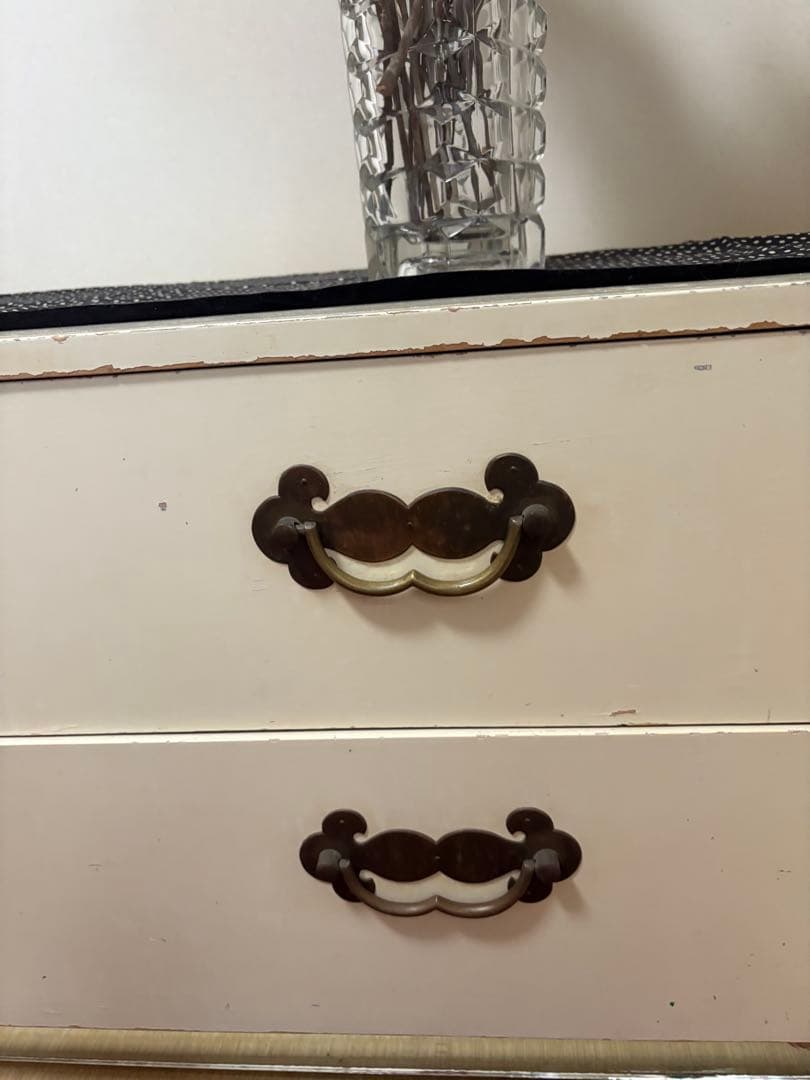 アンティーク　クラシックデザイン 木製タンス 2引き出し