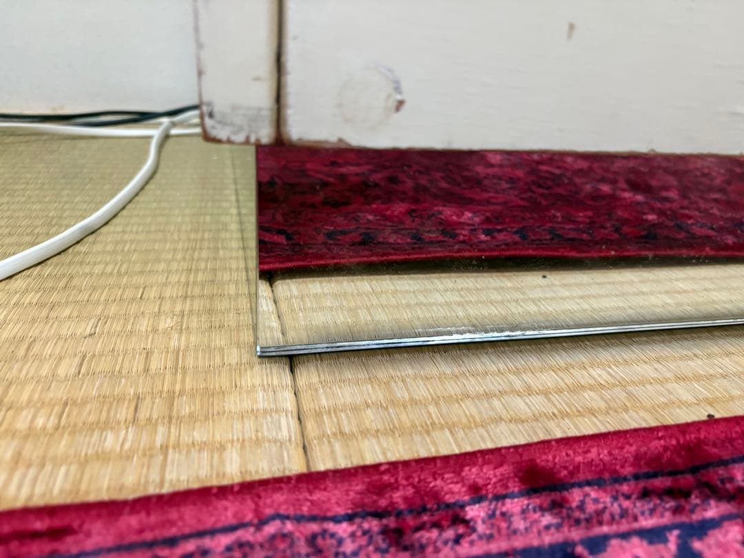 アンティーク　クラシックデザイン 木製タンス 2引き出し