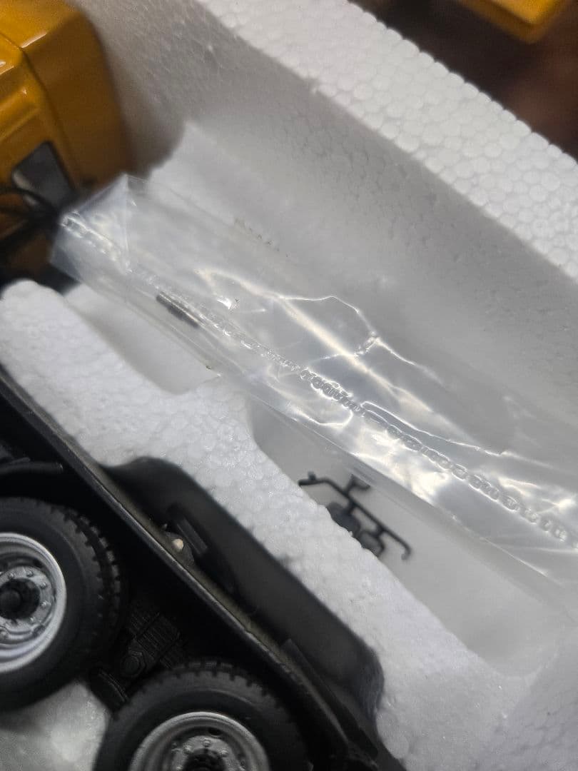 ケンクラフト1/50 プロフィア重量物運搬中低床16輪トレーラー 建設機械