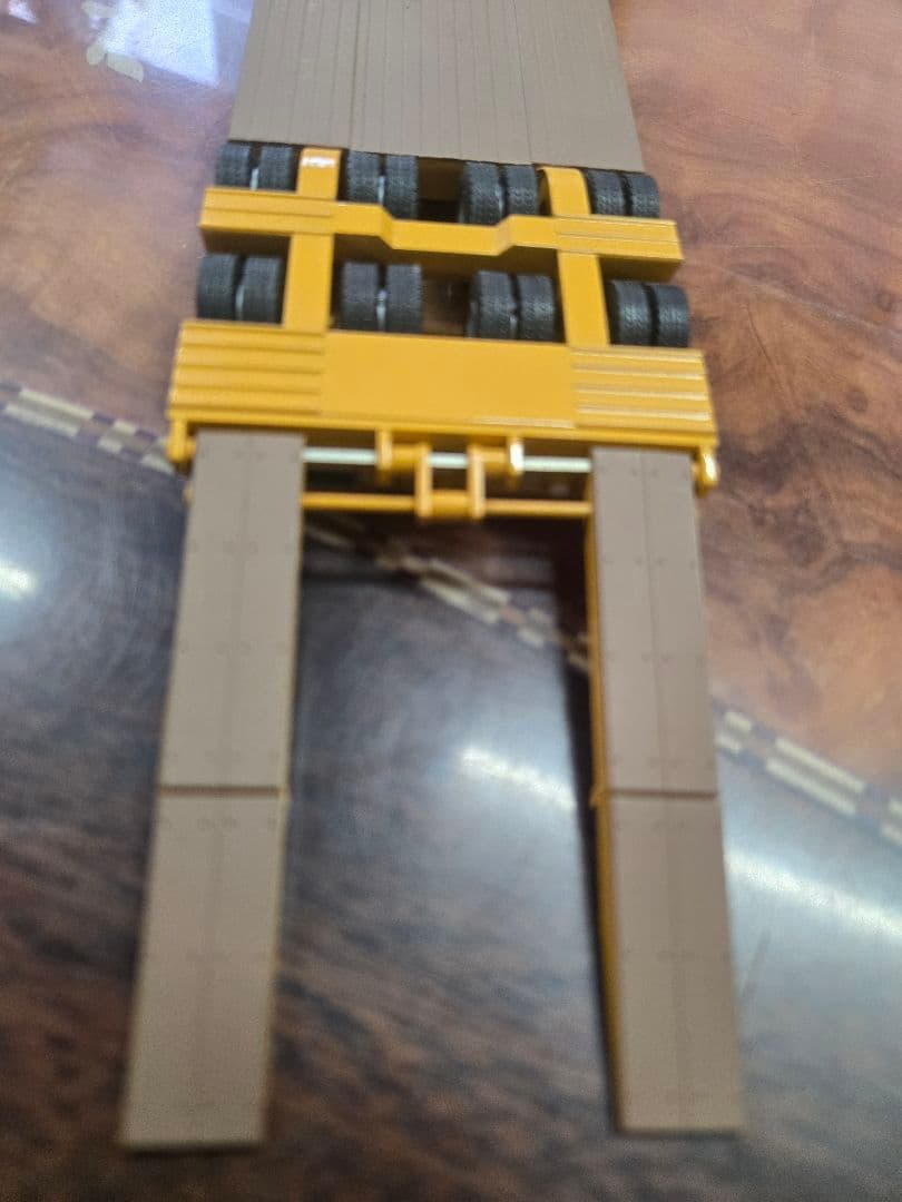 ケンクラフト1/50 プロフィア重量物運搬中低床16輪トレーラー 建設機械