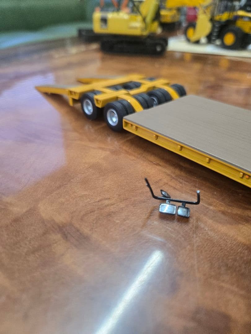 ケンクラフト1/50 プロフィア重量物運搬中低床16輪トレーラー 建設機械