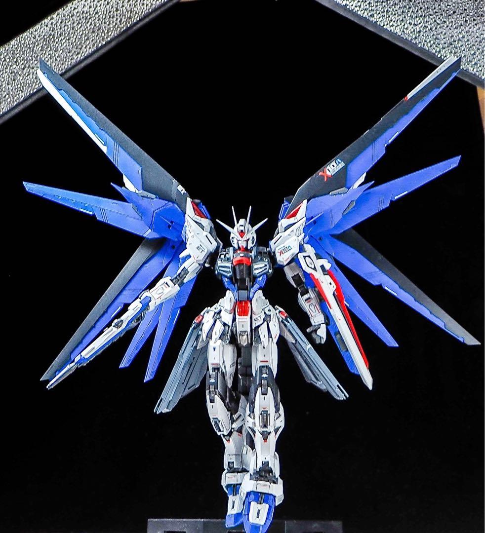 モデルグラフィックス参考作品　MGEX ストライクフリーダム　全塗装　完成品