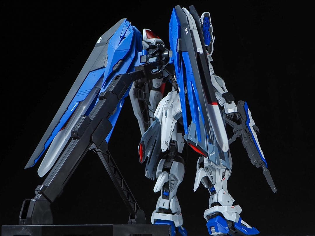 モデルグラフィックス参考作品　MGEX ストライクフリーダム　全塗装　完成品