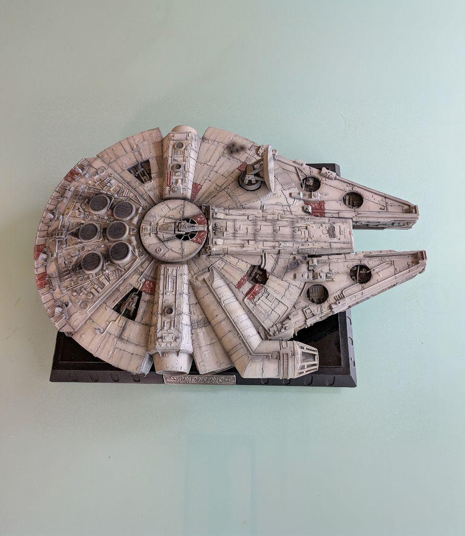 ★週末値下げ ミレニアム·ファルコン　完成品台座付き