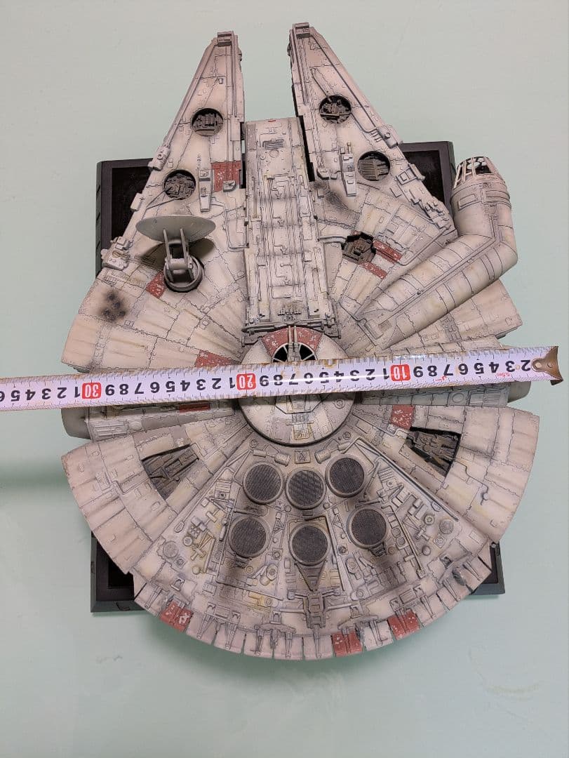 ★週末値下げ ミレニアム·ファルコン　完成品台座付き