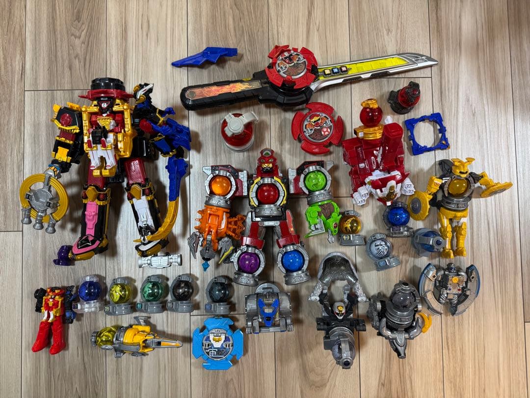 仮面ライダーとスーパー戦隊のおもちゃ各種