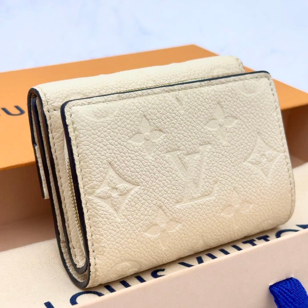 【新品級】ルイヴィトン アンプラント メティスコンパクト クレーム 白 折り財布