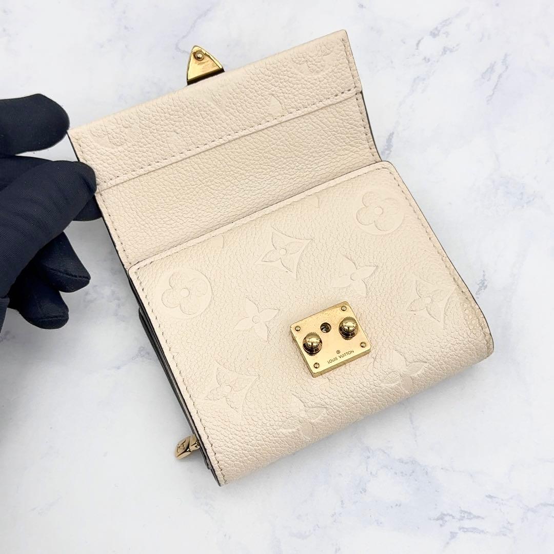 【新品級】ルイヴィトン アンプラント メティスコンパクト クレーム 白 折り財布