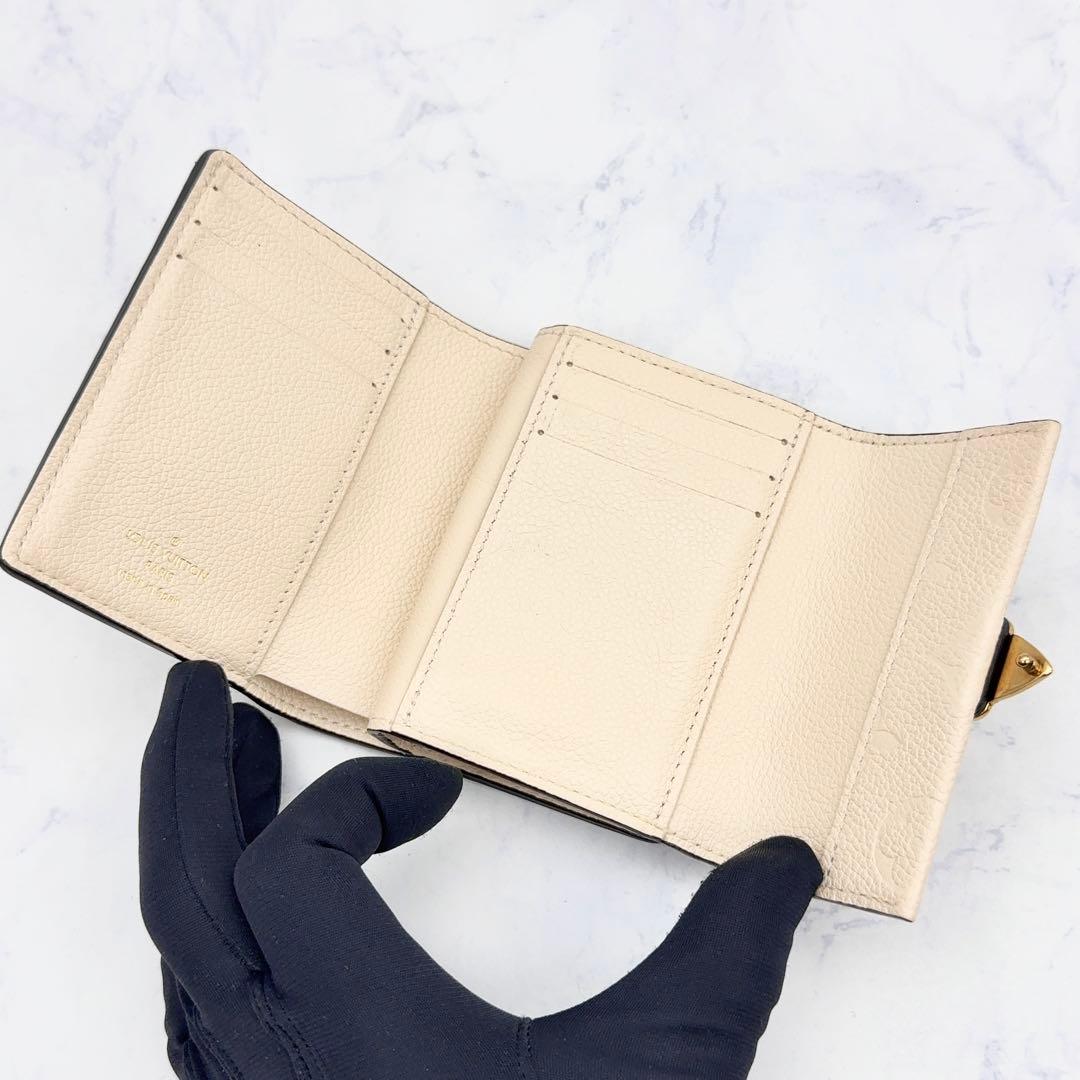 【新品級】ルイヴィトン アンプラント メティスコンパクト クレーム 白 折り財布