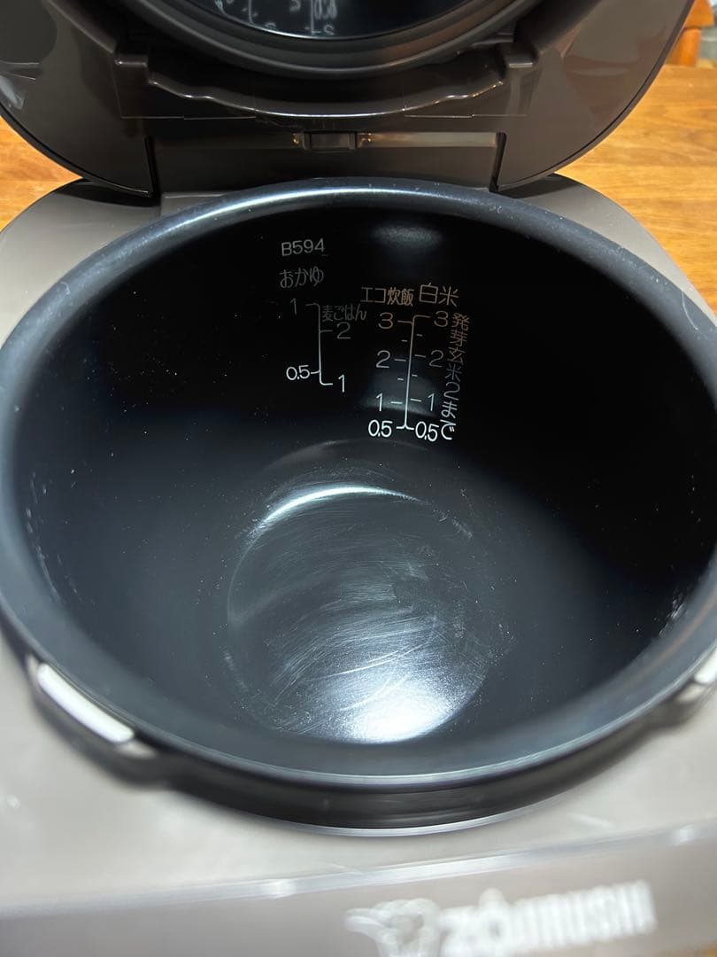 ★ ALOHA ★象印 炊飯器 NP-GL05 ブラウン 3合炊き