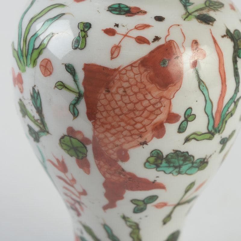 中国　大明嘉靖年製　赤絵　魚藻文　蓋壷　Z　8620