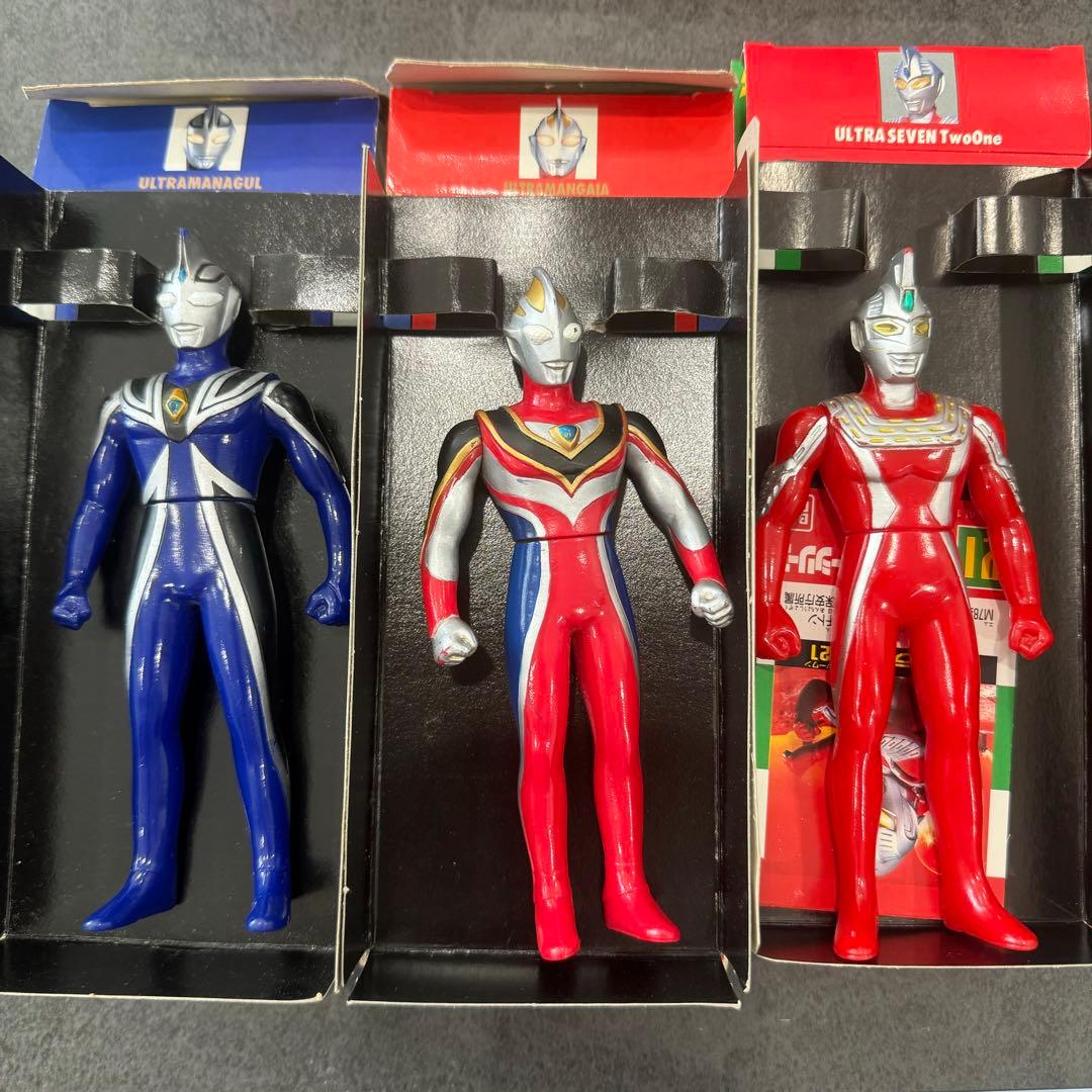 ウルトラマン　ウルトラヒーローシリーズ　ソフビ　フィギア　箱・カード付き